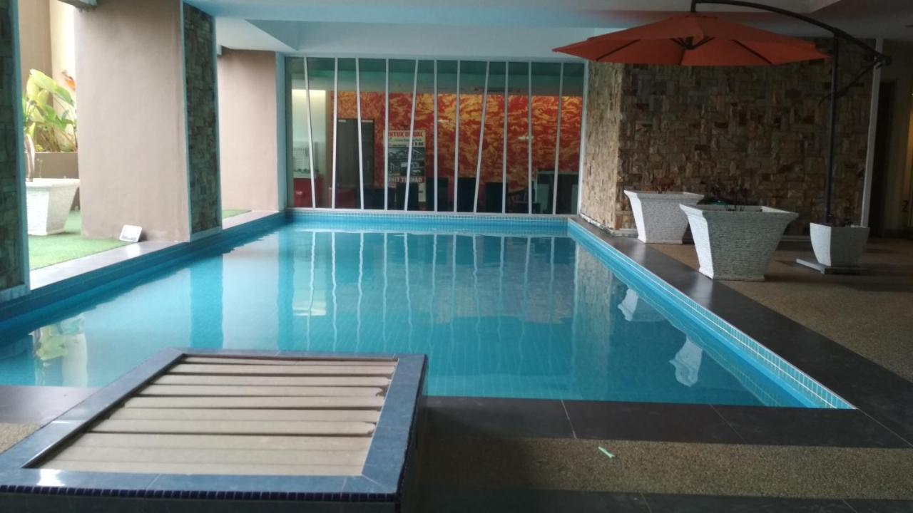 Risqi Apartment 2 Bedroom Wakaf Che Yeh 哥打巴鲁 外观 照片