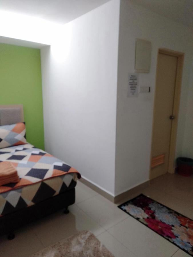 Risqi Apartment 2 Bedroom Wakaf Che Yeh 哥打巴鲁 外观 照片
