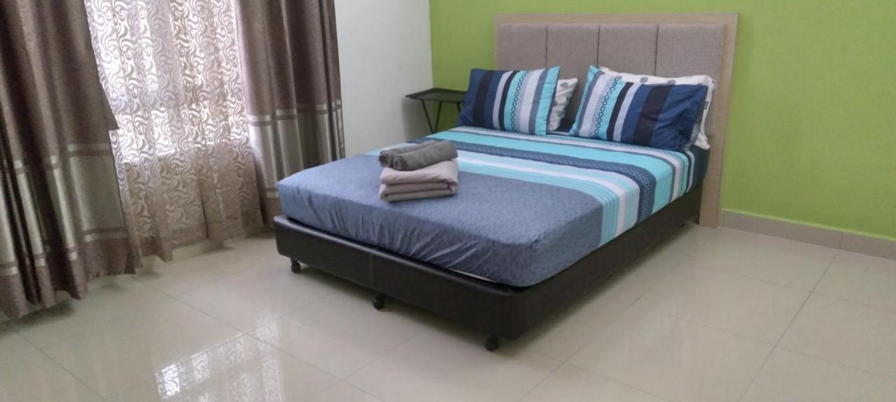 Risqi Apartment 2 Bedroom Wakaf Che Yeh 哥打巴鲁 外观 照片