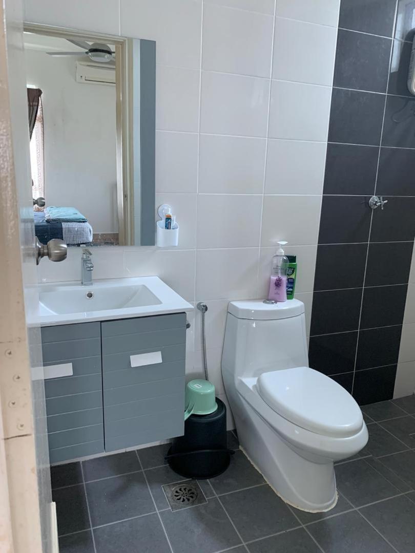 Risqi Apartment 2 Bedroom Wakaf Che Yeh 哥打巴鲁 客房 照片